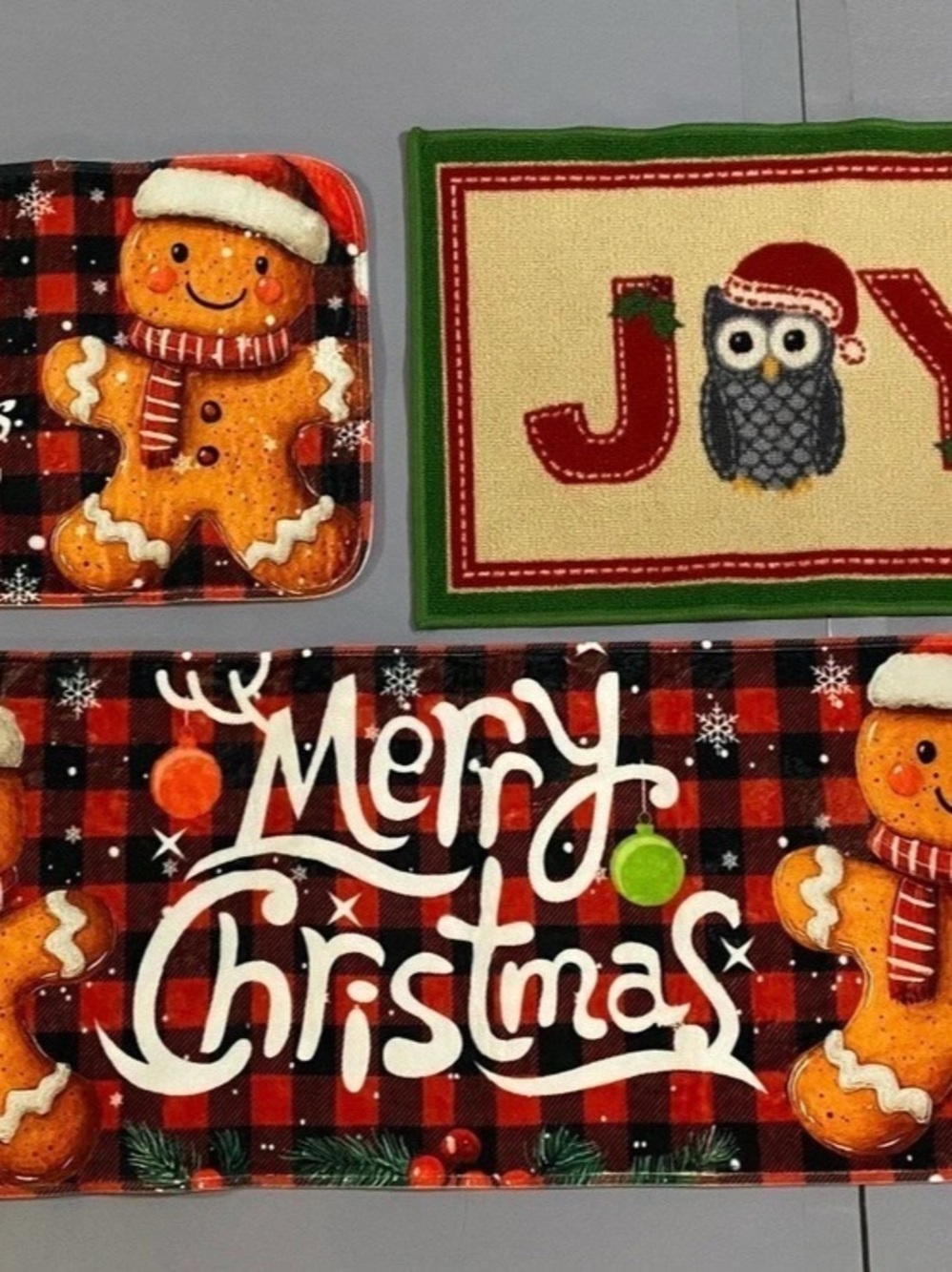 Christmas Holiday Mat Set Red & Green Like New